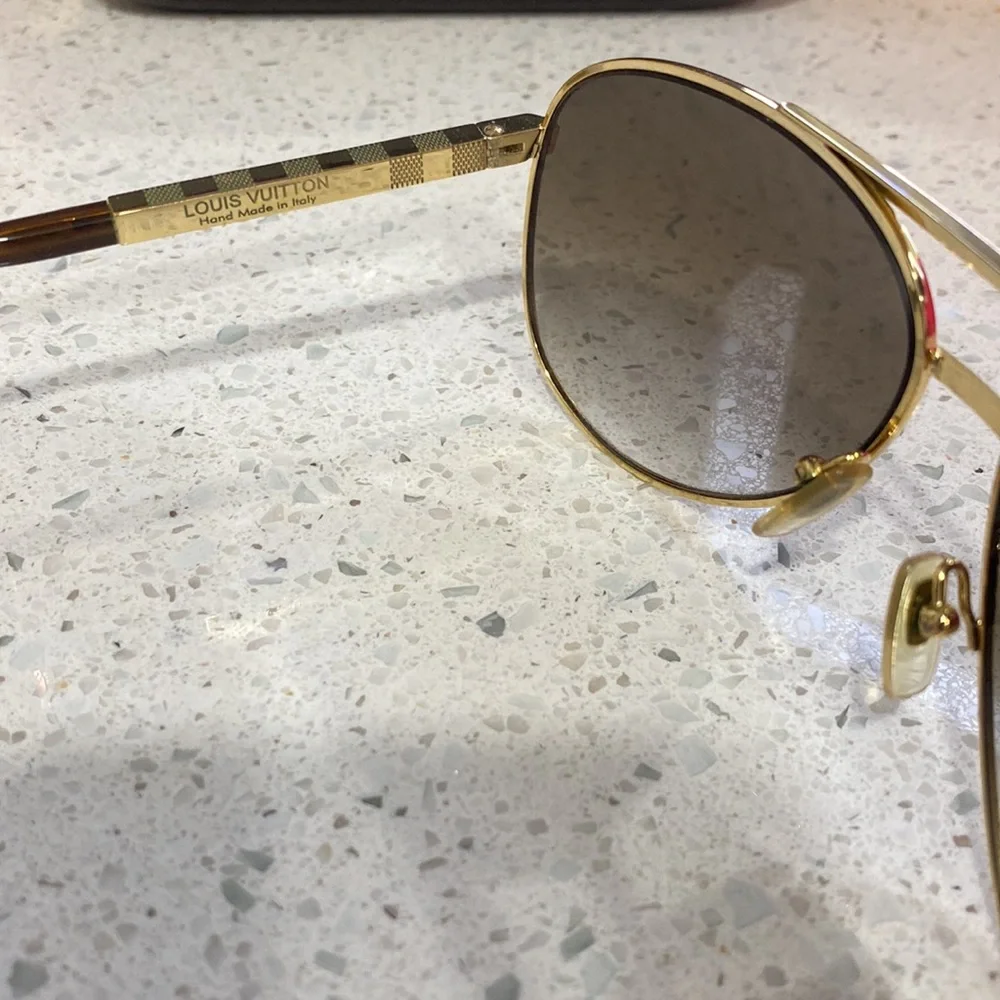 Louis Vuitton Aviator sunglasses - Picture 12 of 16